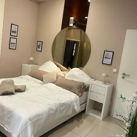 Wohnen Im Beauty Salon- Im Herzen Von