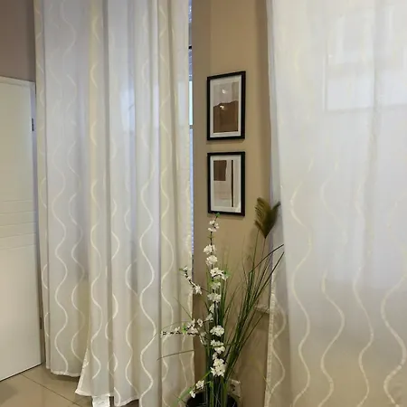 Wohnen Im Beauty Salon- Im Herzen Von Apartment