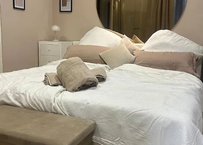 아파트 Wohnen Im Beauty Salon- Im Herzen Von